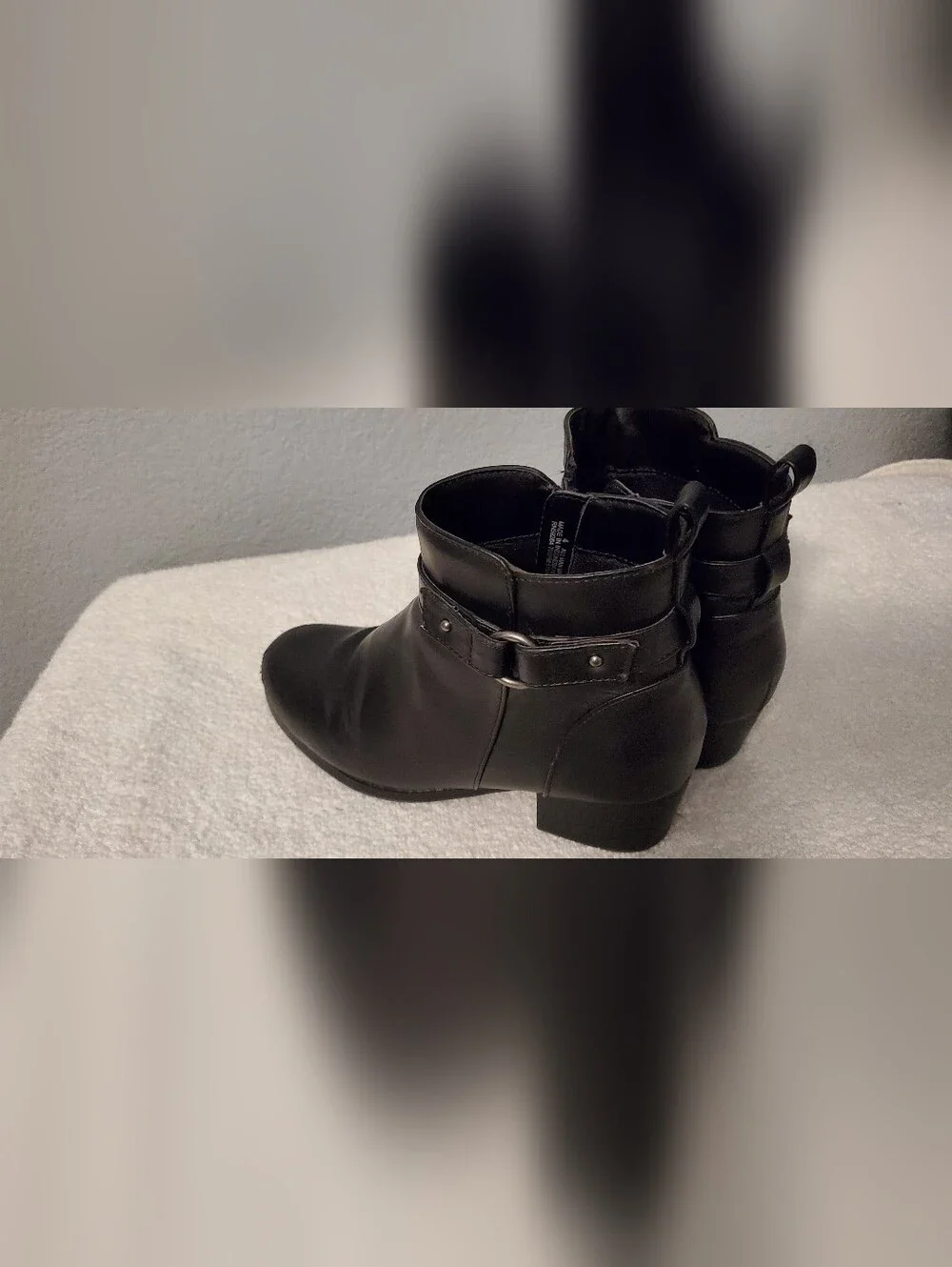 Childrens /Girls Black Ankle Boots Size 4
